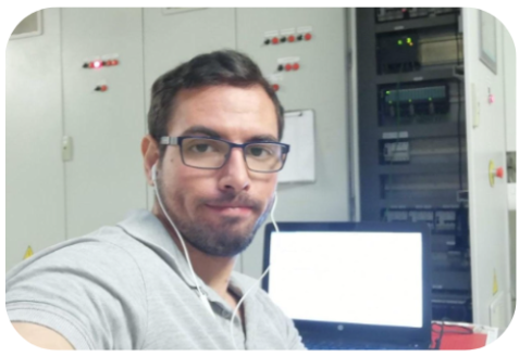 Abel Dom&iacute;nguez automatizando una instalaci&oacute;n industrial