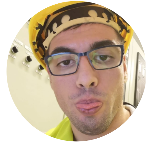 Abel Dom&iacute;nguez en una planta industrial